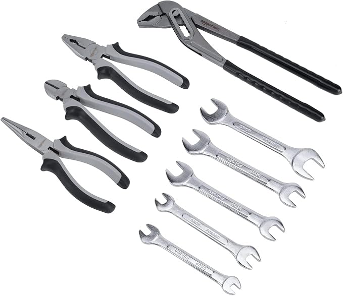 Ecommerce Facebook ad example 8: Amazon Basics 173 Piece Hand Tool Set for Home