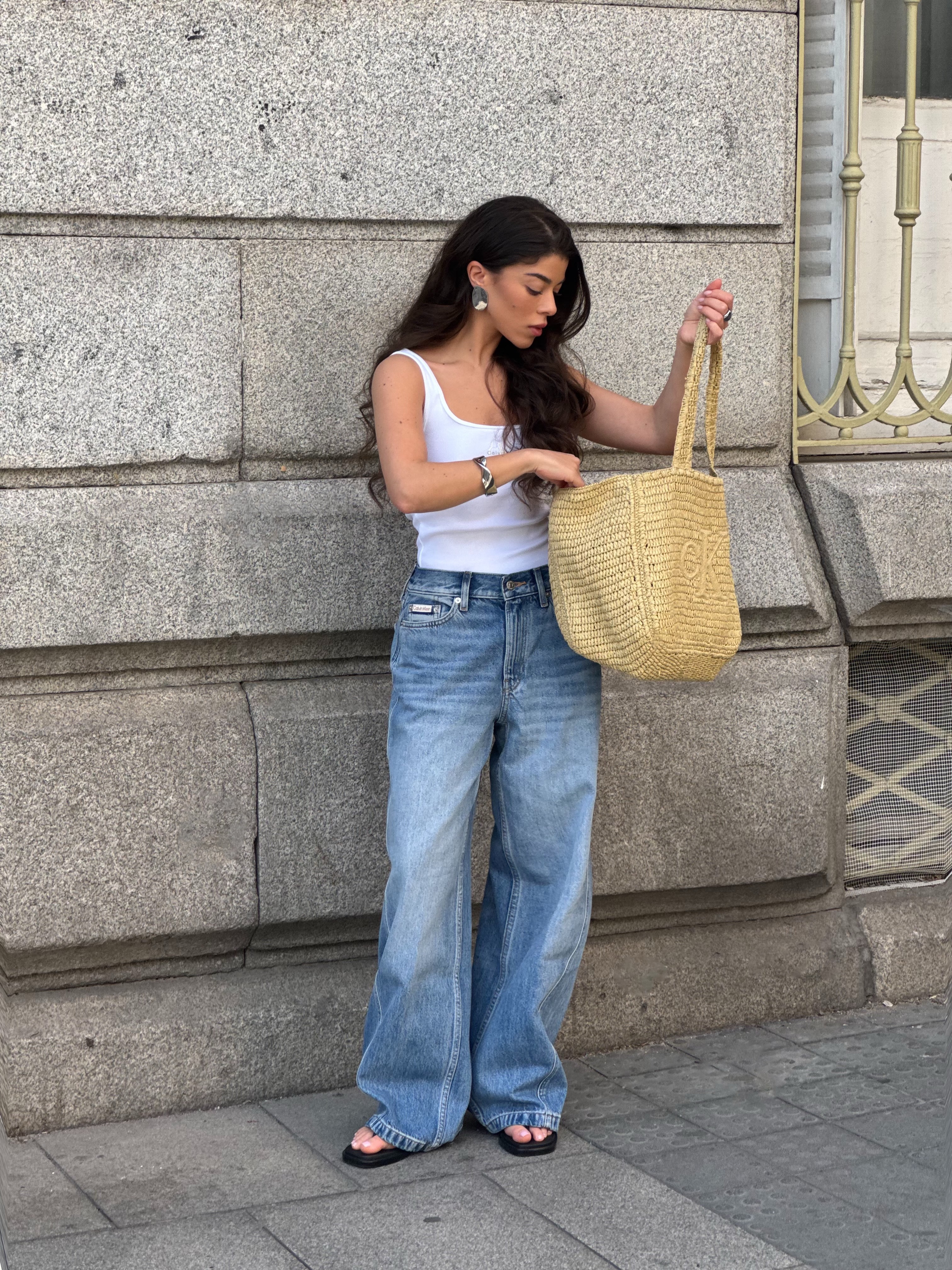 Fashion Facebook ad example 50: Ligereza En Denim | Mujer | Calvin Klein®