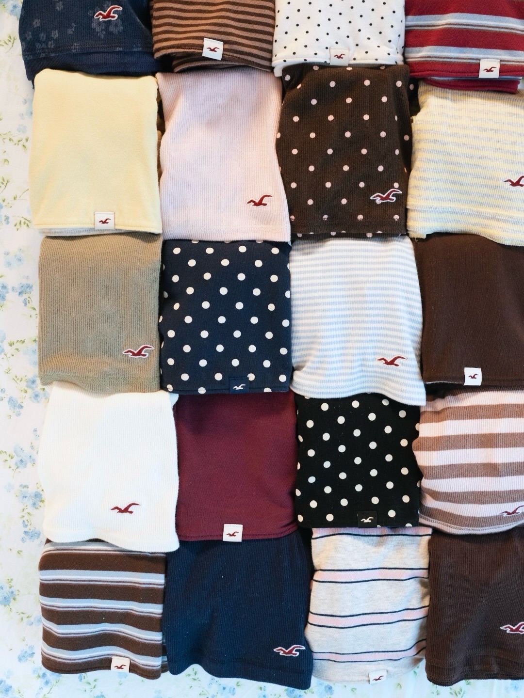 Fashion Facebook ad example 46: Women's Current Rotation | Hollister Co.