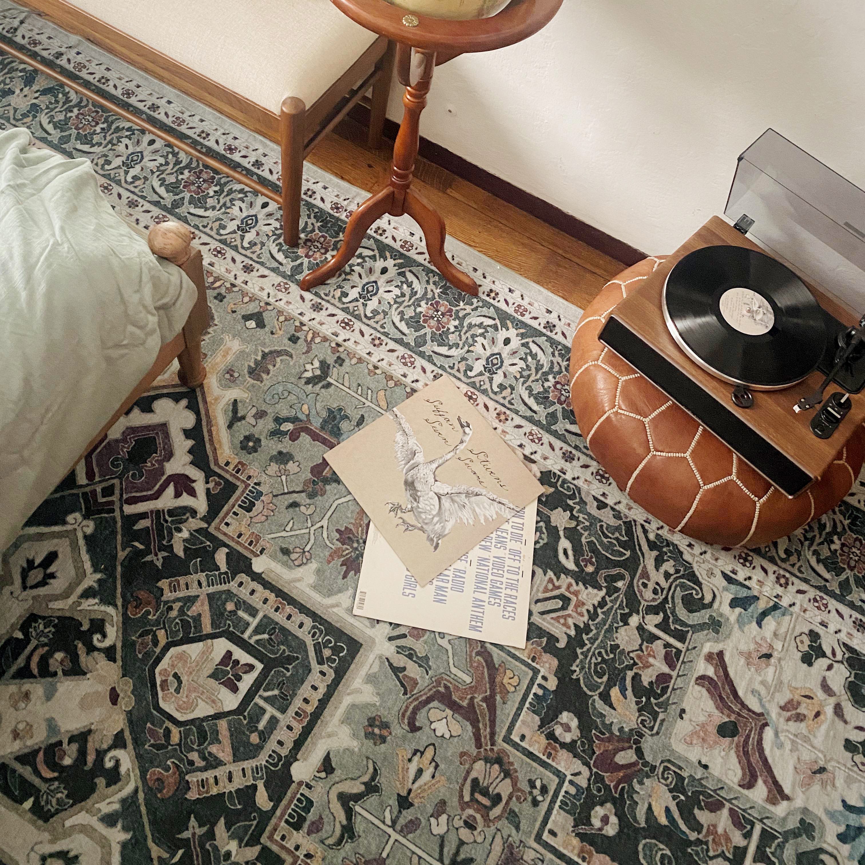 Home Facebook ad example 30: Hendesi Heriz Sage Flatwoven Rug