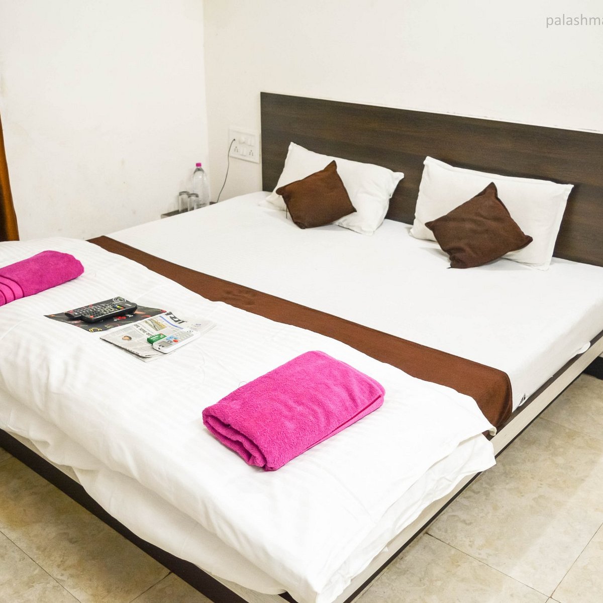 Travel Facebook ad example 49: Hotel Bholenath Palace