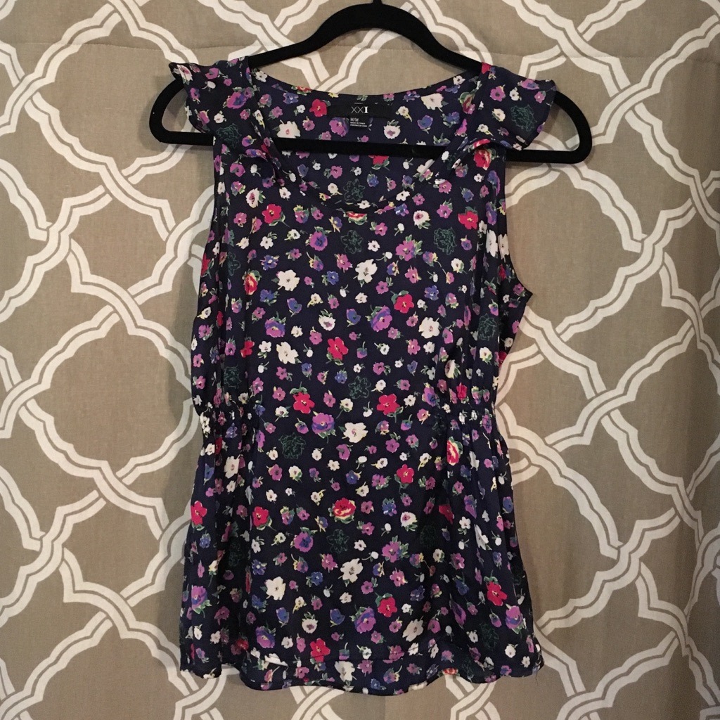Ecommerce Facebook ad example 14: Poshmark